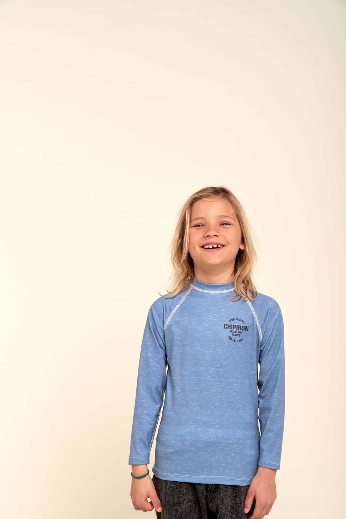 lycra enfant anti-uv manches longues bleu chipiron surf club hossegor devant