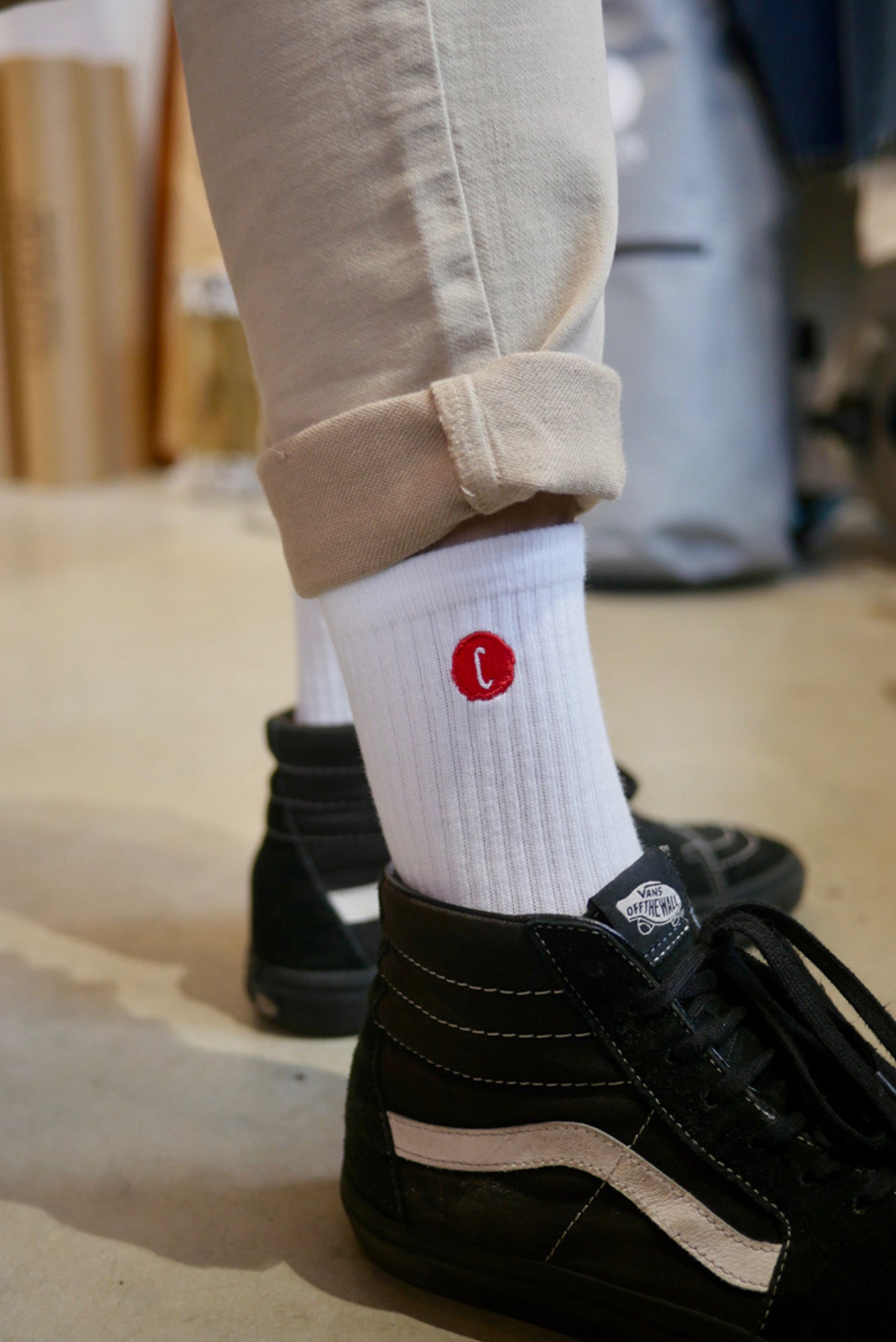 chaussettes-blanches-roi-de-la-braque-chipiron-surfboards-2