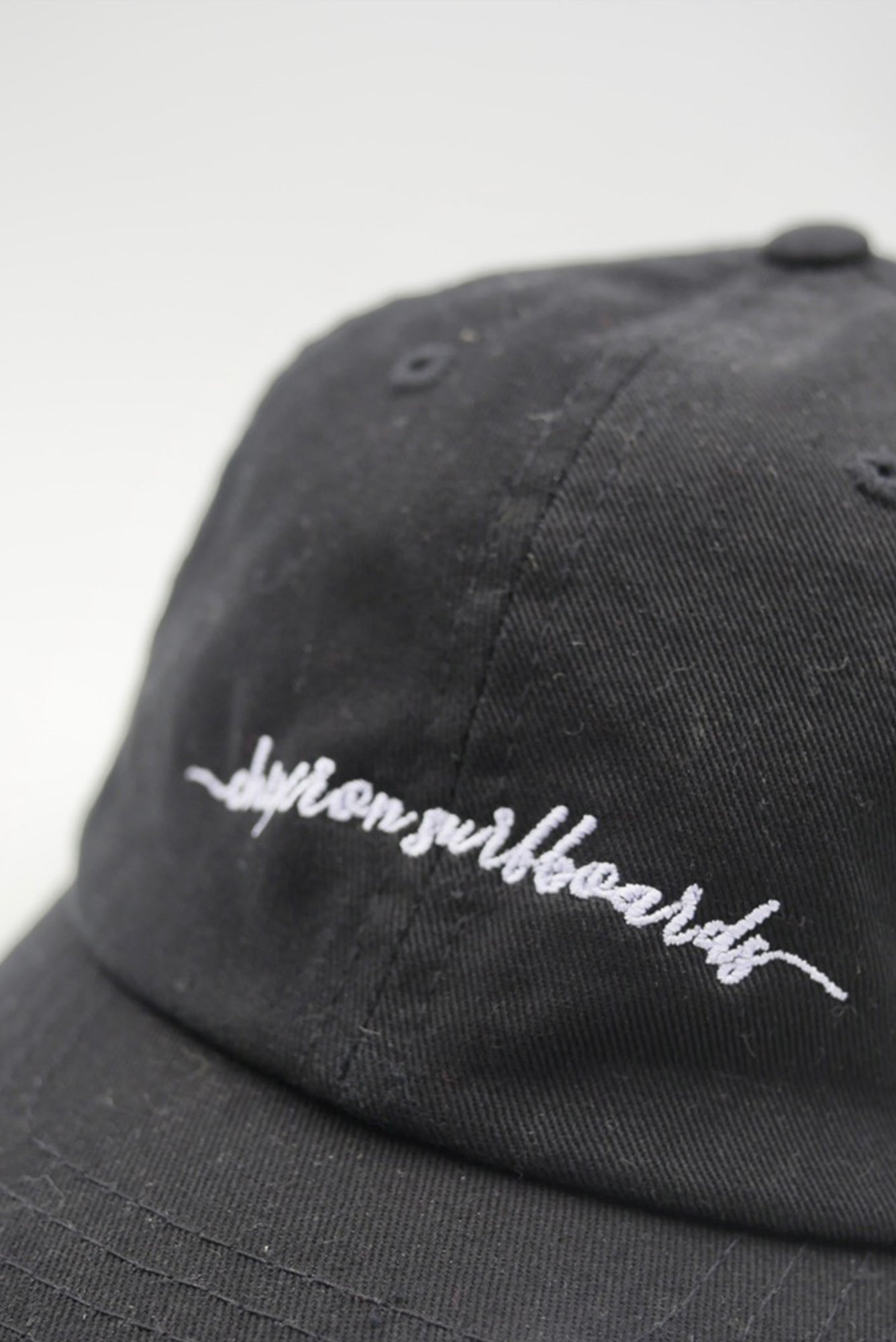 dad-cap-noir-enfant-broderie-chipiron-surfboards-detail