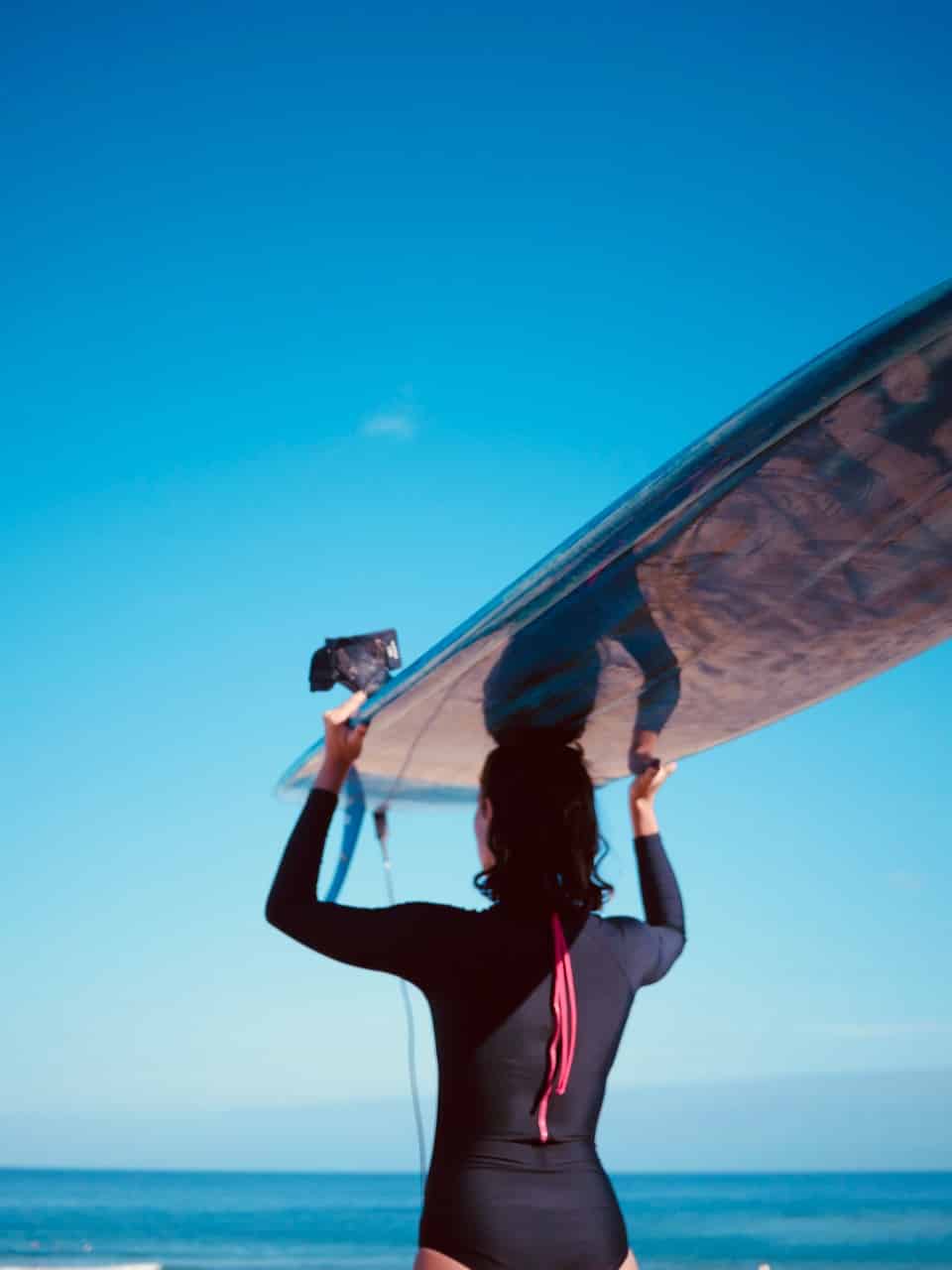 surfsuit-noir-maillot-lycra-femme-chipiron-surf-hossegor