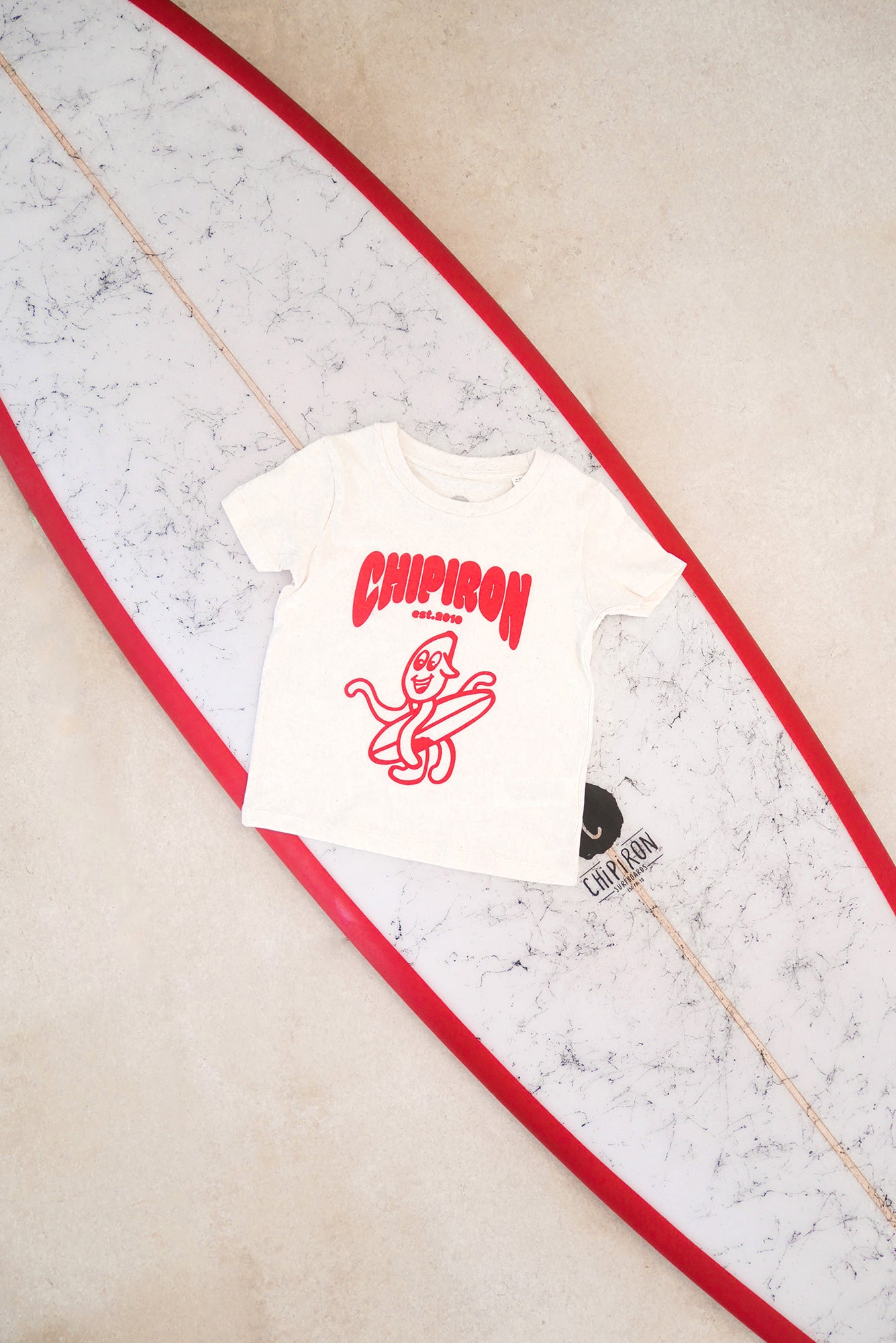 t-shirt-enfant-le-poulpe-chipiron-surfboards-ss23