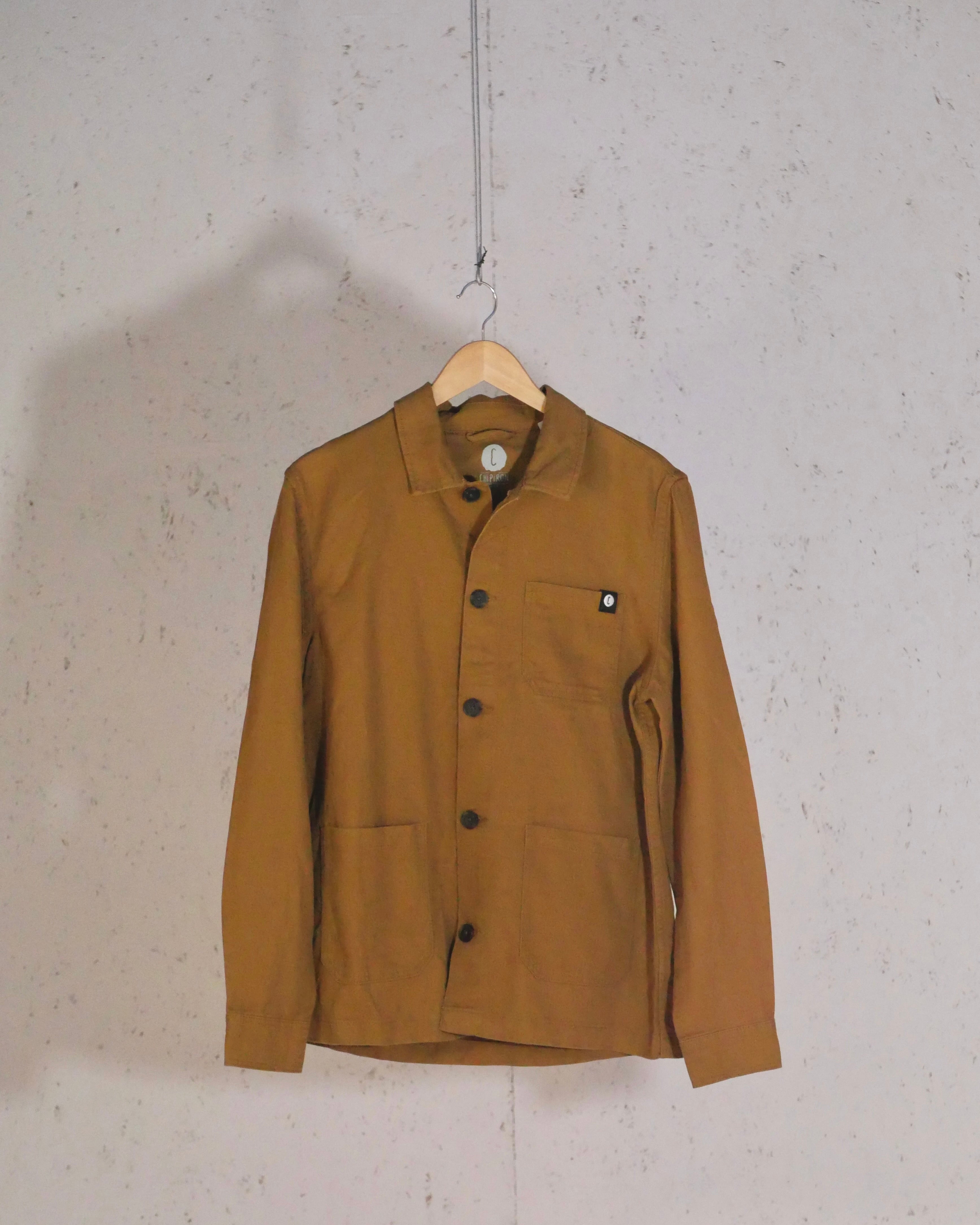 Veste camel logoline