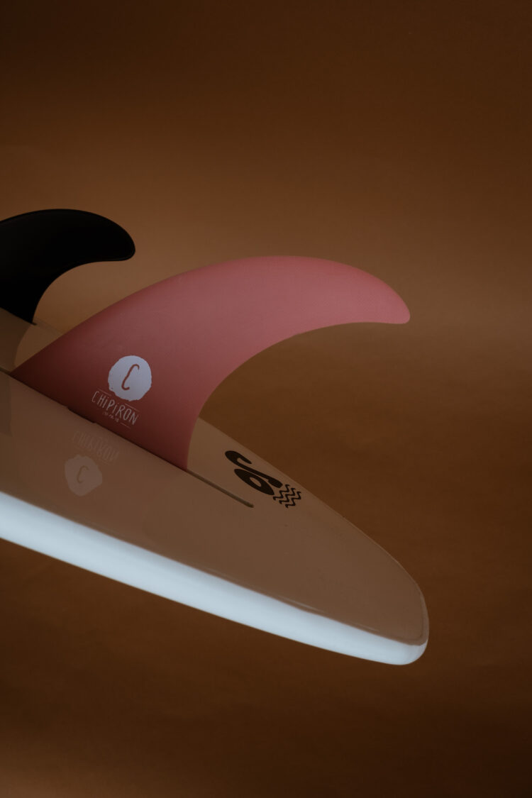 Détail du tail tracker 7' en mousse par Chipiron Surfboards