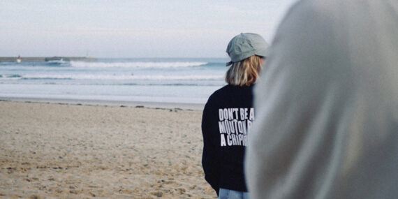 sweat col rond noir don't be a mouton be a chipiron surfboards hossegor